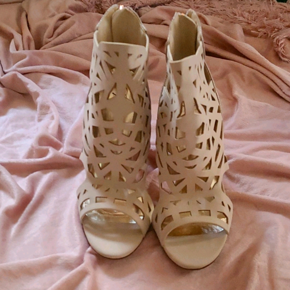 Women heels